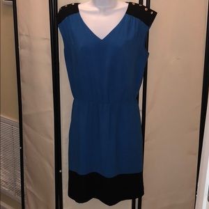 Cute V-Neck Guess Dress